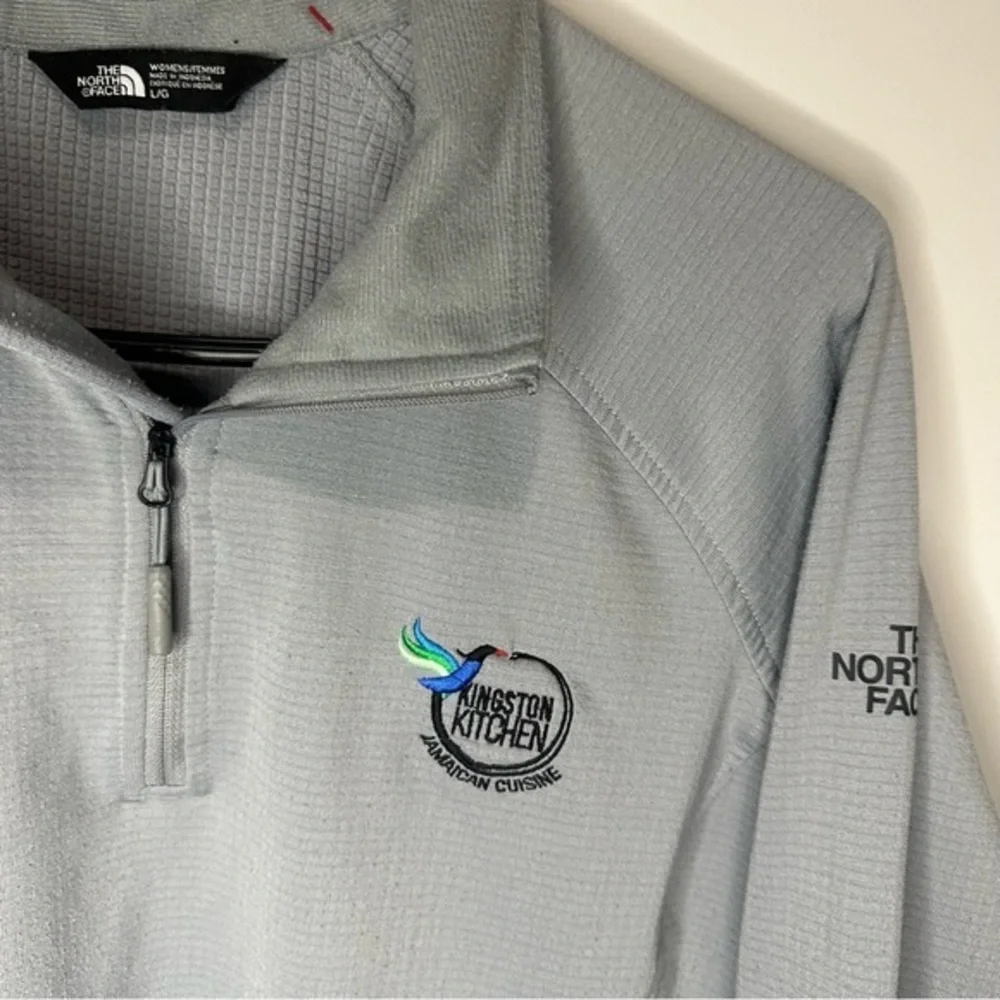 Women’s The North Face Size‎ Large Grey 1/4 Zip Lightweight Sweatshirt